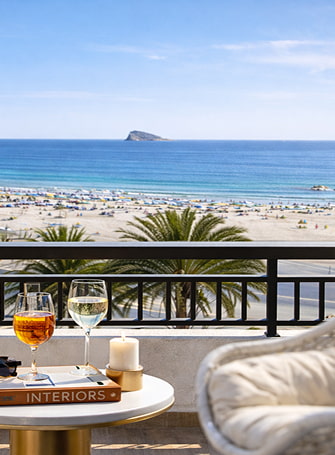 Apartamentos con terraza Terraza de los apartamentos, con maravillosas vistas a la play de Cala Finestrat